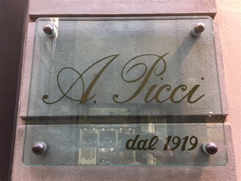 A picci - Shop 10/11 & 12 GF, Block A Windsor Mansion 29 – 31 Chatham Rd South, Tsim Sha Tsui, Kowloon (Entrance on Hart Avenue)